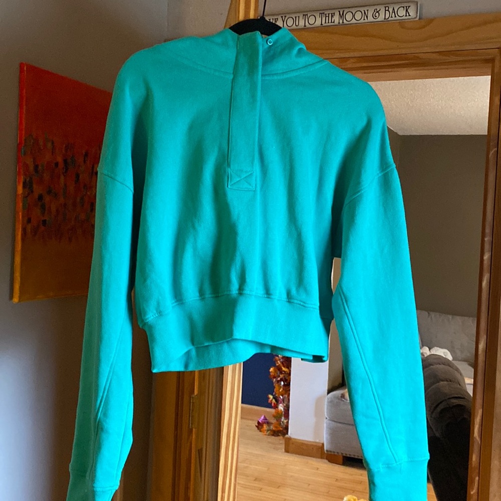 Cropped hoodie